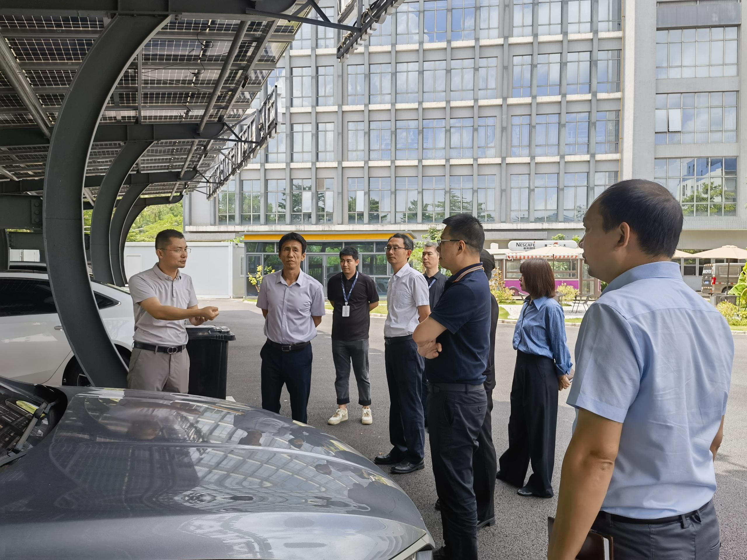 深物业集团一行莅临jinnianhui今年会考察交流，共筑“绿色低碳”新篇章